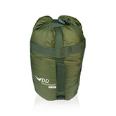 DD Underblanket XL in green, designed for larger hammocks, providing warmth and coverage for outdoor camping.